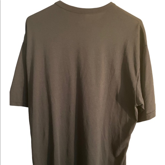 Nike mens dri fit T-shirt. Black w silver sewn in swoosh! - Picture 2 of 2